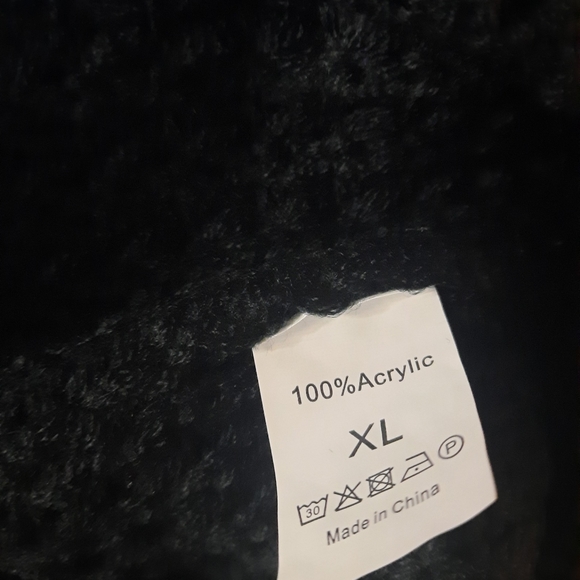 Black sweater - Picture 4 of 4